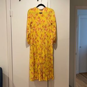 Summery ZARA yellow floral dress. Size S